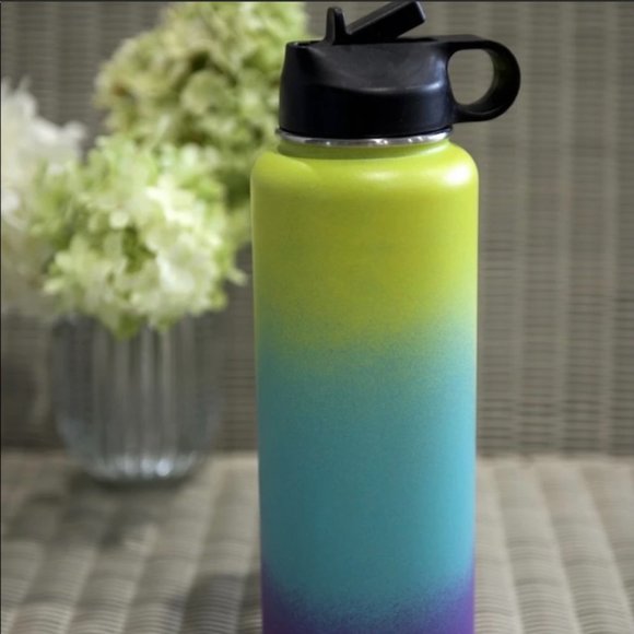 Personalized Insulated Water Bottle, 40 oz assorted colors , High quality, straw - Picture 10 of 14